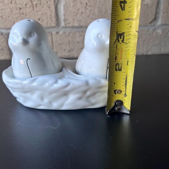 RAE DUNN Chicks in a Nest Salt Pepper Shaker Set Artisan Collection By Magenta - Picture 10 of 12